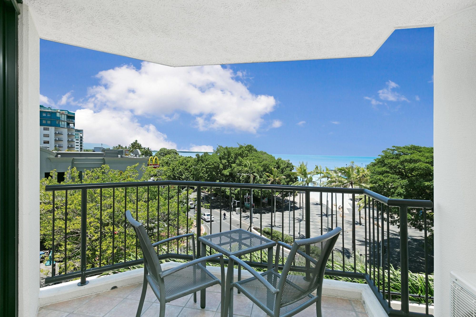 Mantra Esplanade Hotel Cairns Eksteriør billede
